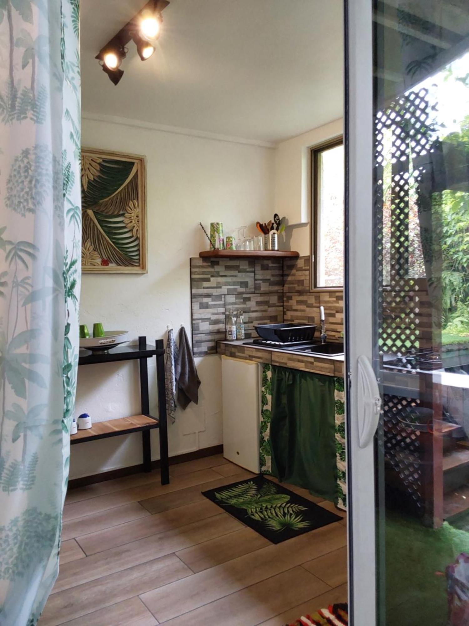 Fare Mahi Mahi Bed & Breakfast อุตูโรอา ภายนอก รูปภาพ