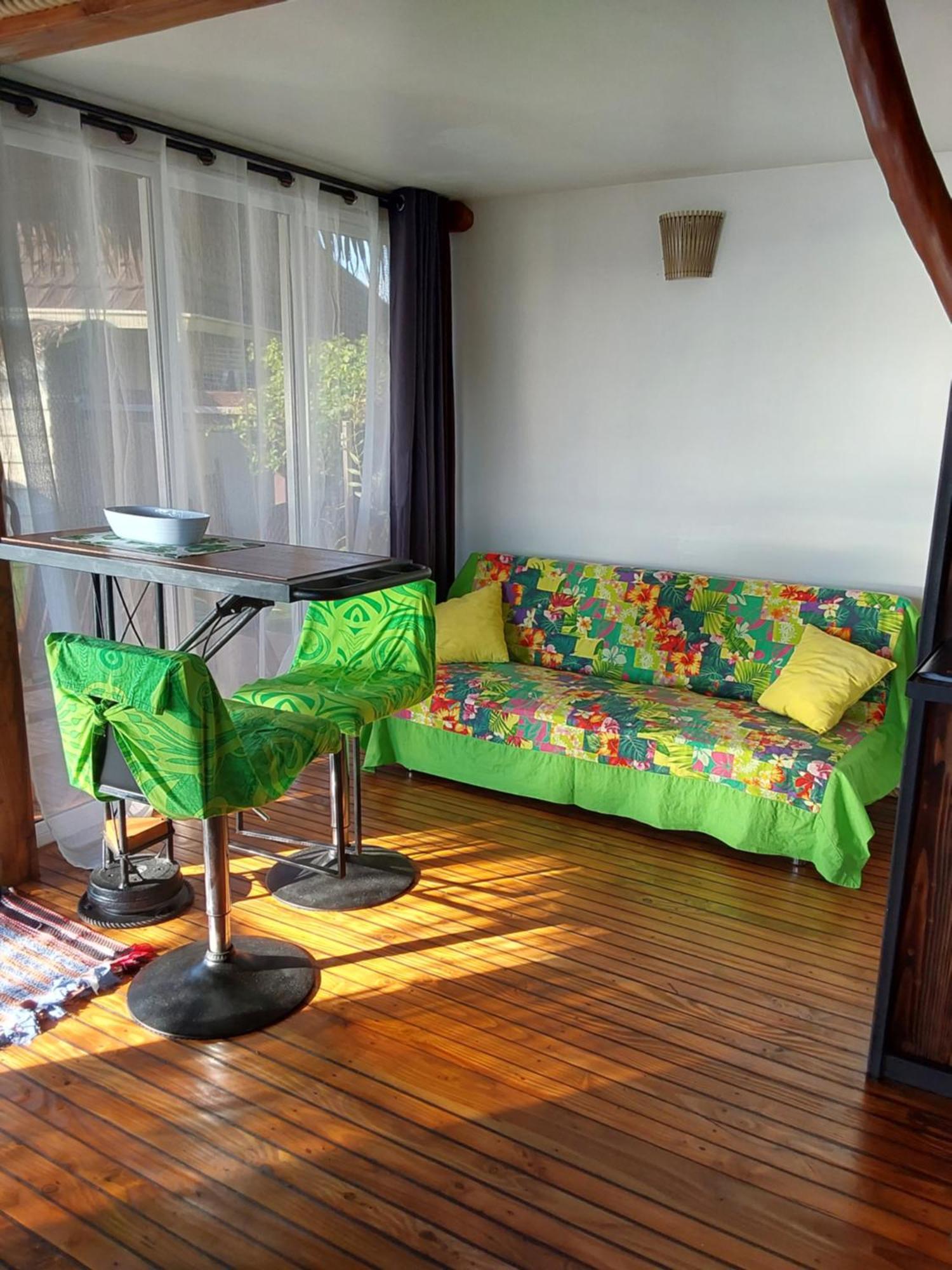 Fare Mahi Mahi Bed & Breakfast อุตูโรอา ภายนอก รูปภาพ
