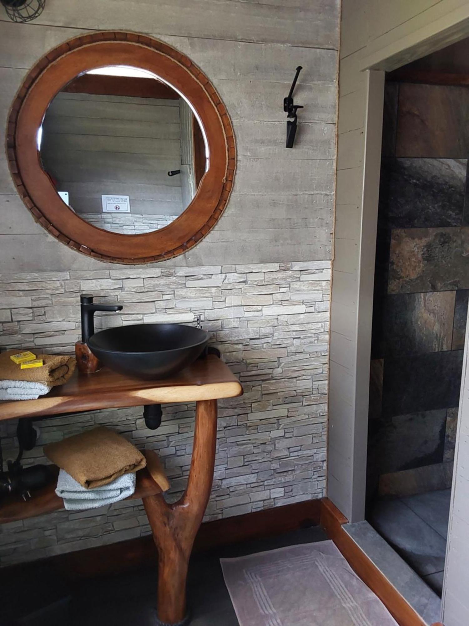Fare Mahi Mahi Bed & Breakfast อุตูโรอา ภายนอก รูปภาพ