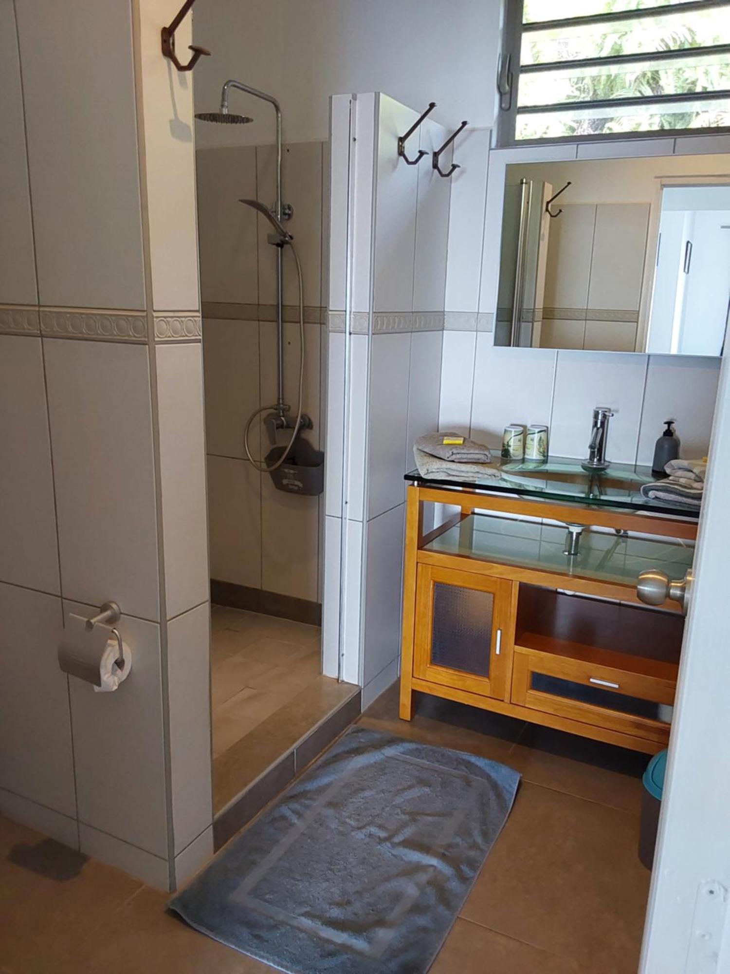 Fare Mahi Mahi Bed & Breakfast อุตูโรอา ภายนอก รูปภาพ